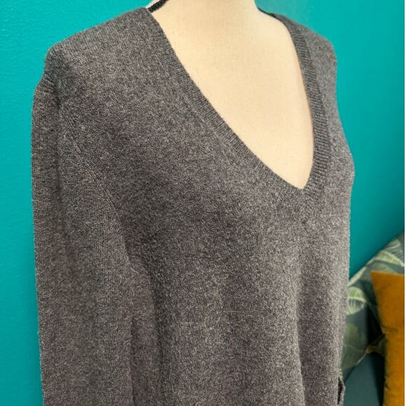 J Crew Merino Wool Alpaca Blend Dark Gray V-Neck Sweater Women's Large - Picture 6 of 10